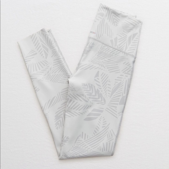 Aerie Move Printed High Waisted 7/8 Legging - Picture 2 of 14